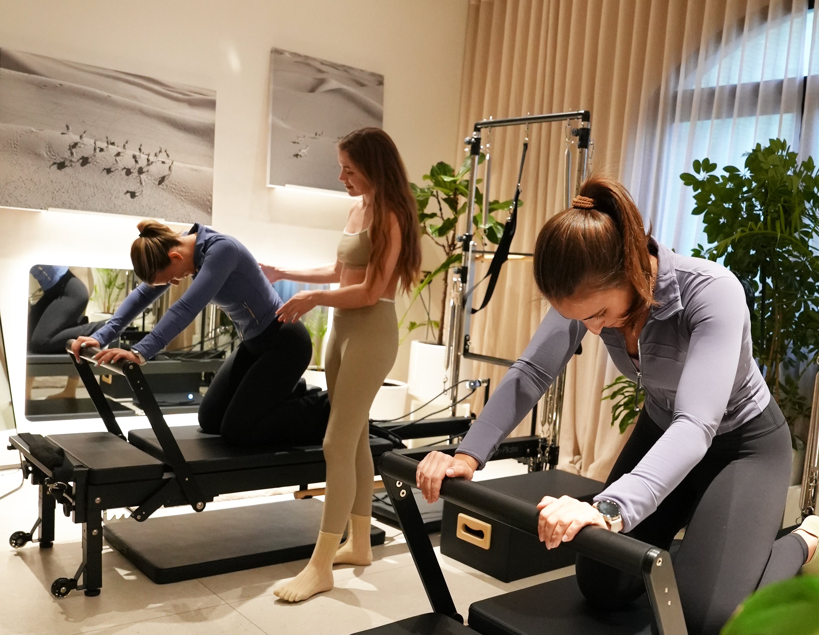 private reformer pilates in dubai with a 2-1 session in small boutique studio